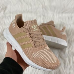 Adidas Originals Swift Run Low Womens Running Shoes Pearl CG6130 NEW Multi Sz